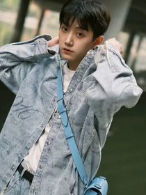 季风吹过旧窗台-d475